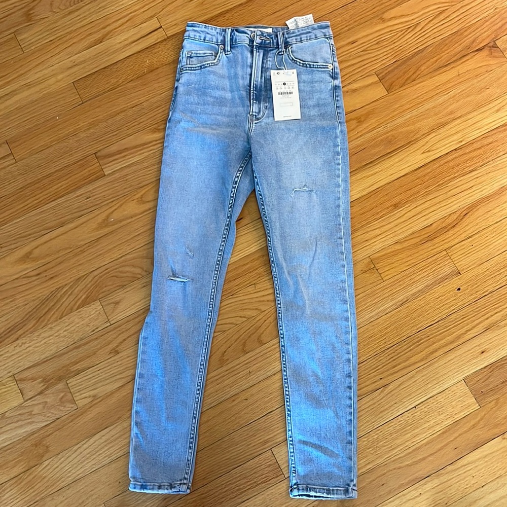 Purchased on ASOS listed as a US 6, they run really small though